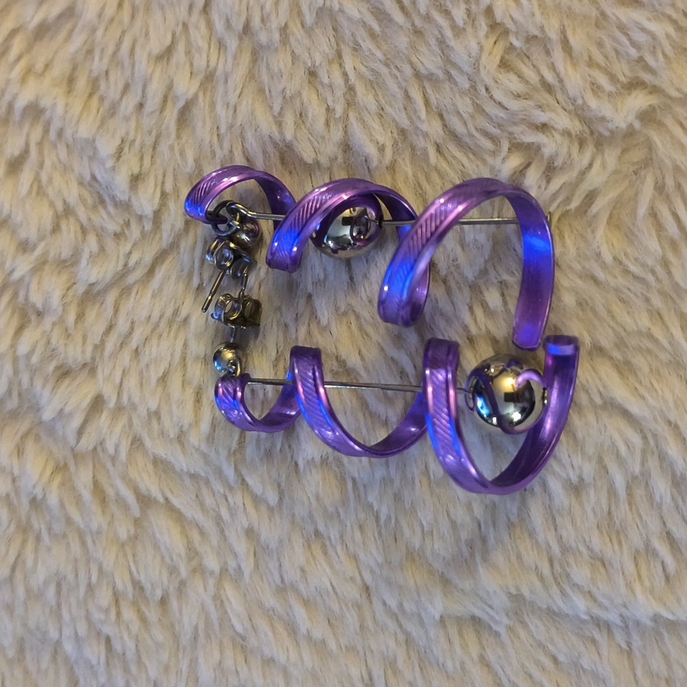 Vintage Avon Spiral Confetti Pierced Earrings